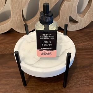 Bath and Body Works Leather and Brandy Wallflower Refill Brand New